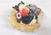 パティシェ・ル・ショージの「クレープパフェ」 【パティシェ・ル・ショージ】クレープパフェ